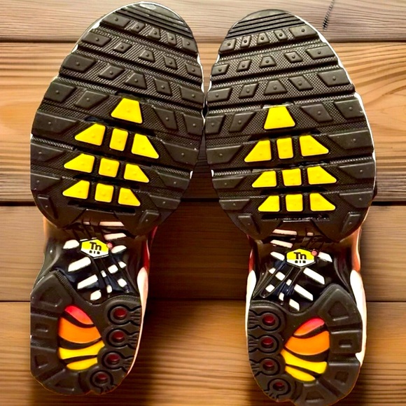 Nike (Reverse Sunset) Air Max Plus - Picture 5 of 6